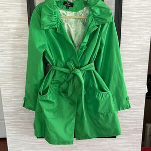 Dennis by Dennis Basso vibrant Kelly Green trenchcoat with convertible hood belt